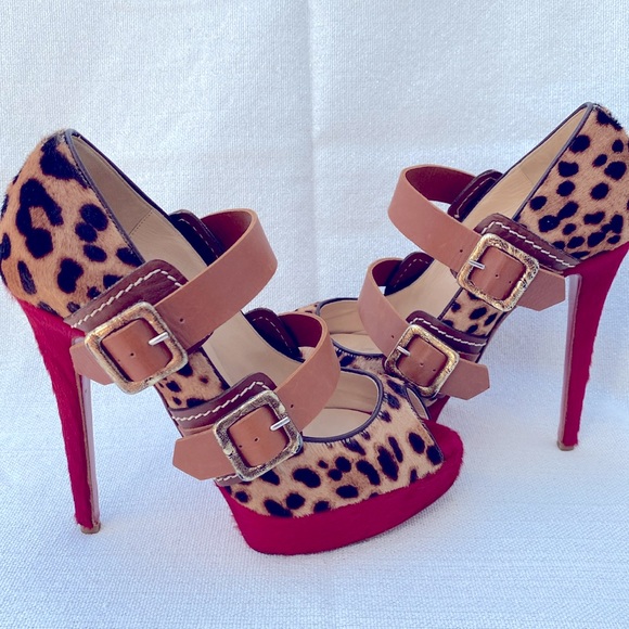 Authentic Christian Louboutin - Picture 2 of 8